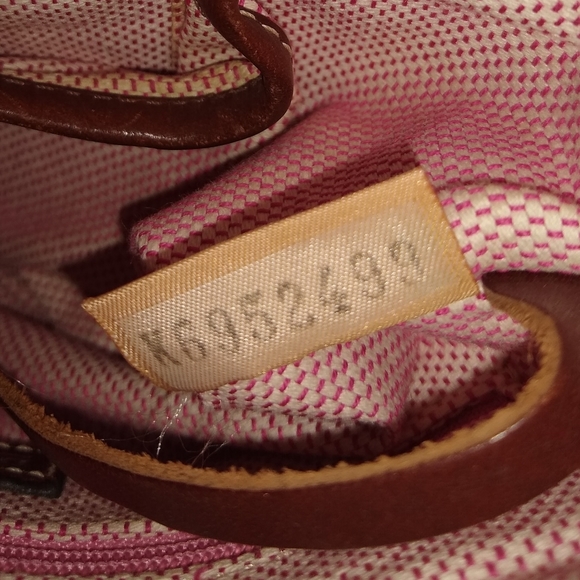 Dooney and Bourke signature letter carrier bag. - Picture 7 of 9